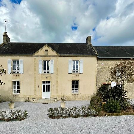 Les Chambres D'Omaha Beach Etablissement Avec Deux Chambres D'Hotes, Petit-Dejeuner Compris Fait-Maison Et Produits Locaux Вьервиль-сюр-Мер Экстерьер фото